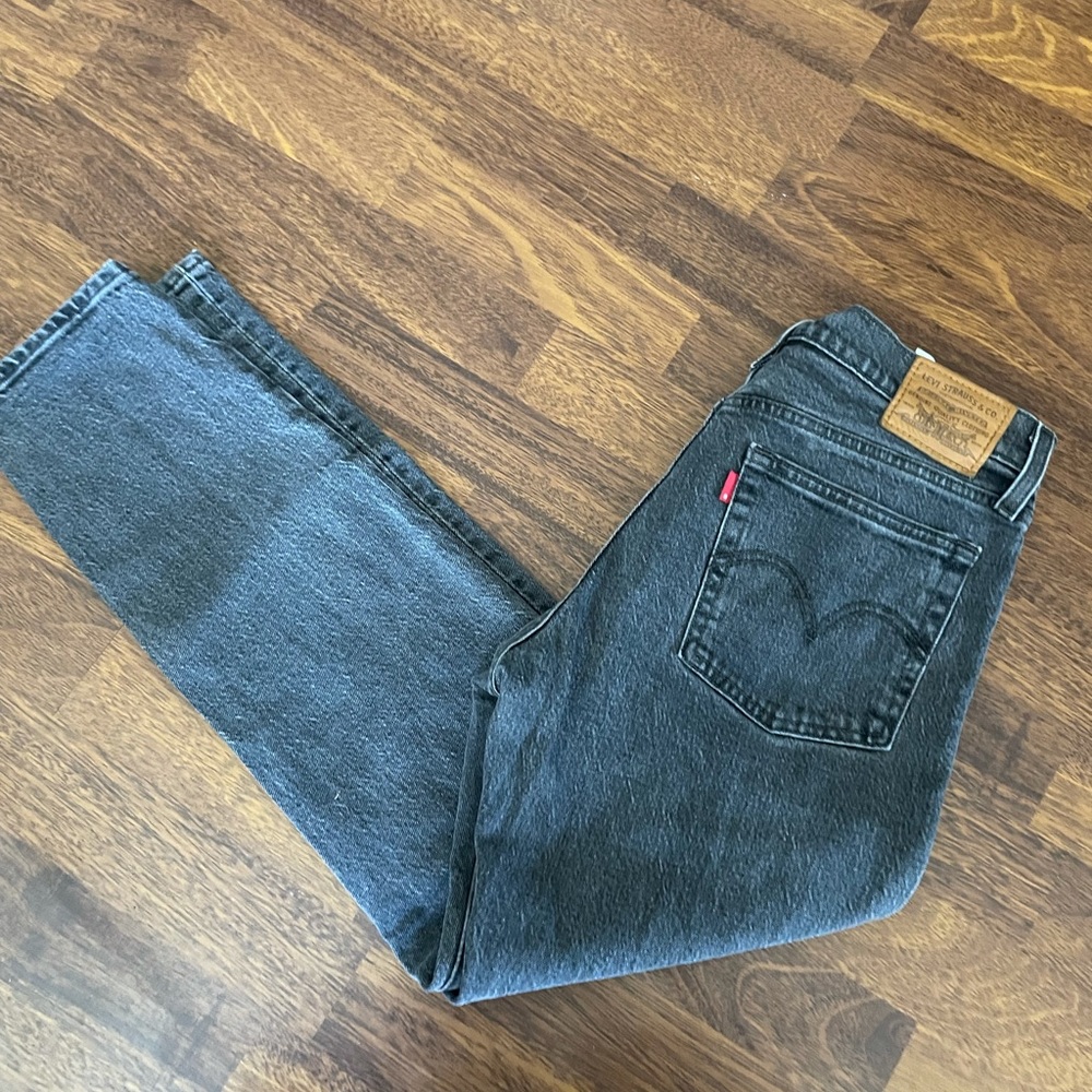 Levi’s black wedgie jeans